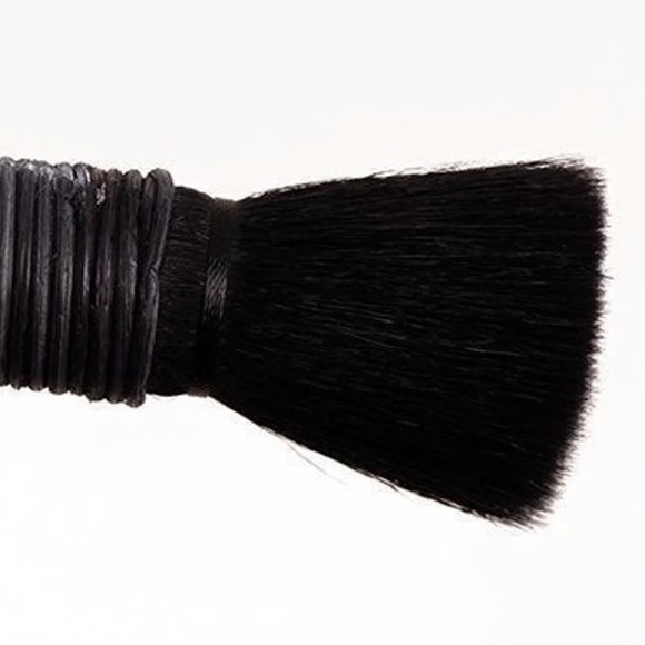 NARS Mizubake Kabuki Brush 🖤 - Picture 3 of 5